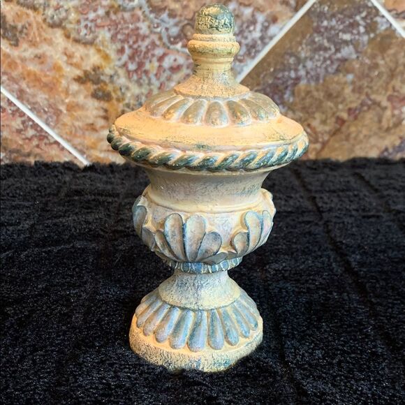 Other - Neoclassical Fluted Finial with Rope Detail Architectural Accent